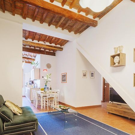 Michael'S Home - Cozy Apartment In The Heart Of Лука Екстериор снимка